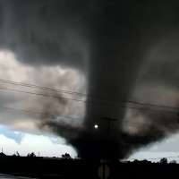 Violent tornado tears through Oklahoma town, damaging 40 homes but sparing lives