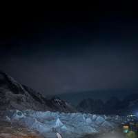 Hundreds of Everest hopefuls are waiting at base camp as glacier blocks route to summit