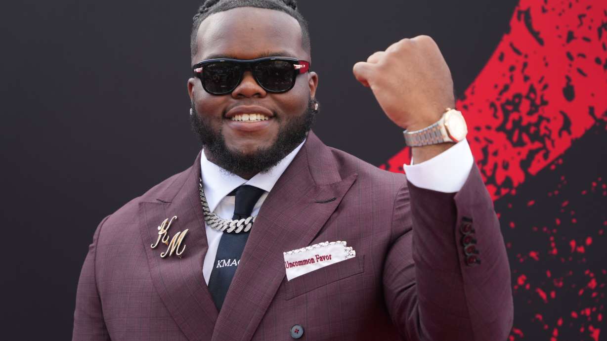 Ohio State defensive lineman Kayden McDonald poses on the red carpet before the first round of the NFL football draft, Thursday, April 23, 2026, in Pittsburgh.