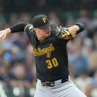 Skenes perfect into 7th, Griffin hits first 1st career homer in Pirates' 6-0 win over Brewers