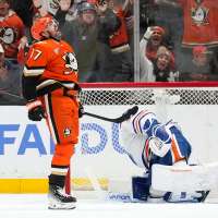 Ducks blast Oilers 7-4 in Game 3 in Anaheim's first home playoff game in 8 years