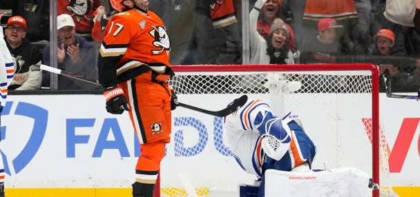 Ducks blast Oilers 7-4 in Game 3 in Anaheim's first home playoff game in 8 years