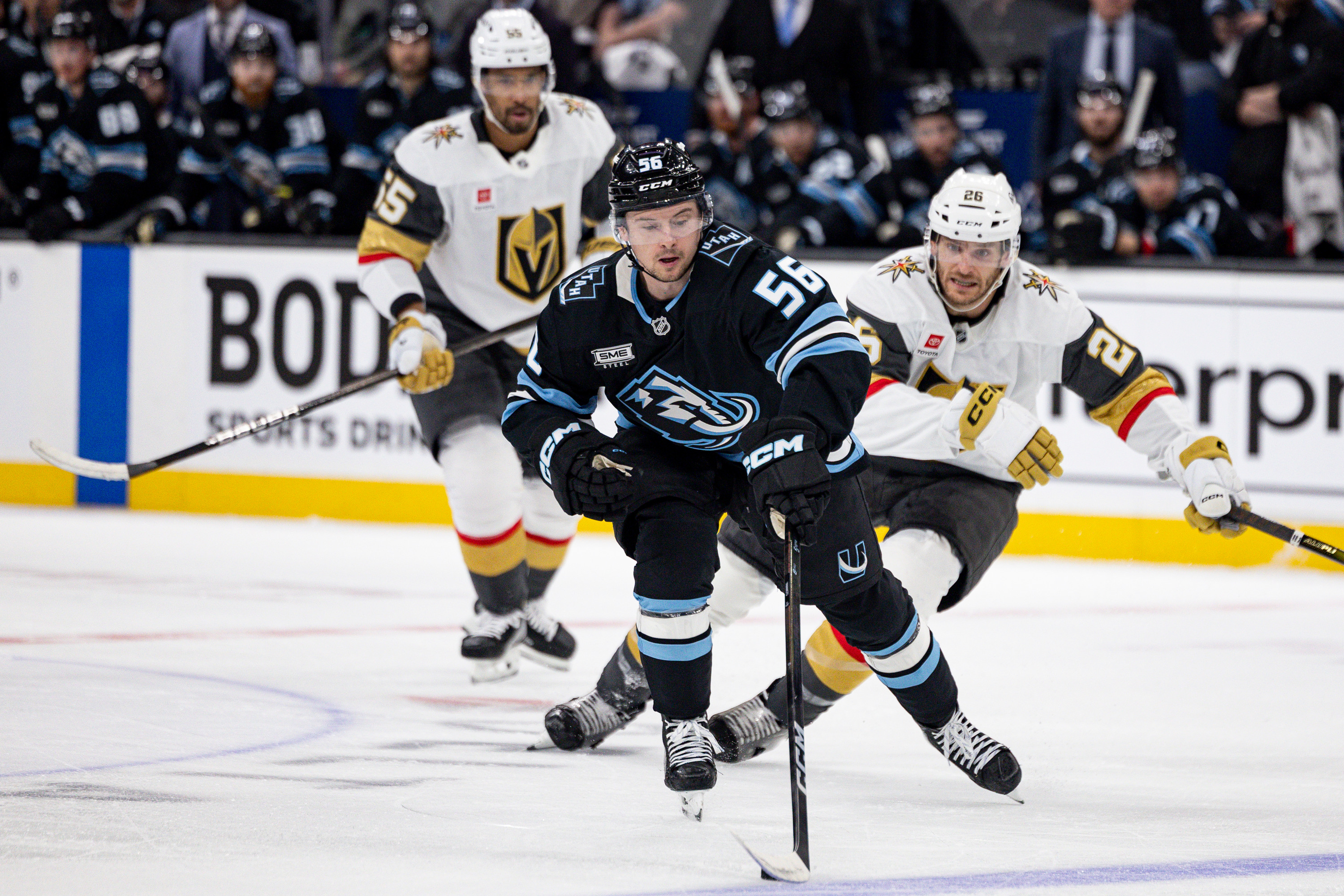 Mammoth hold off Golden Knights 4-2 in first home playoff game