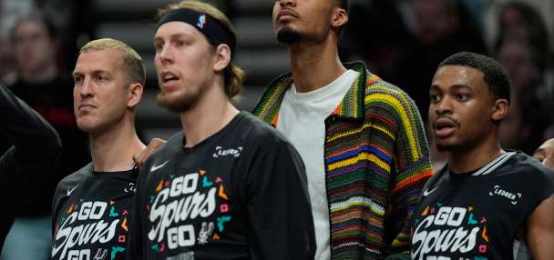 Sunday's NBA matchups: Spurs-Trail Blazers, Celtics-76ers, Lakers-Rockets, Cavaliers-Raptors