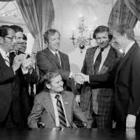 Donald Riegle, who represented Michigan in Congress under 7 presidents, dies at 88