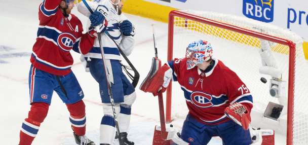 Hagel scores twice in 3rd, Lightning beat Canadiens 3-2 in Game 4 to tie series