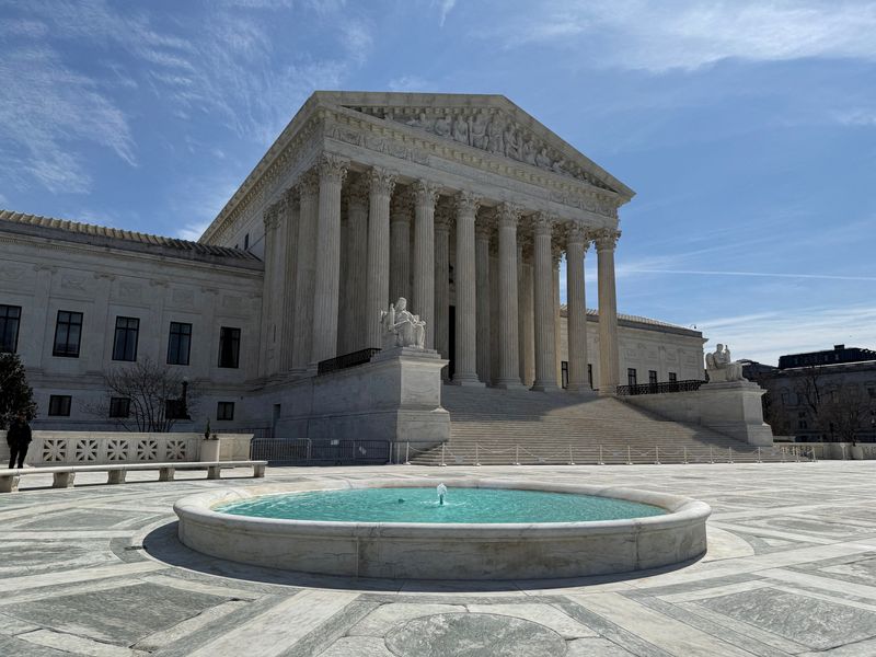 Top Politics story anchor