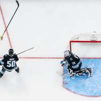 Golden Knights even series with 5-4 win over Mammoth in OT thriller