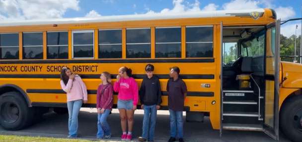 Mississippi middle school students stop bus from crashing after driver blacks out