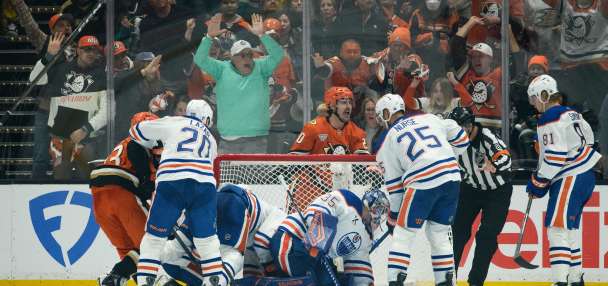 NHL Commissioner Bettman backs ruling that allowed Ducks' OT goal to stand in Game 4 win vs. Oilers