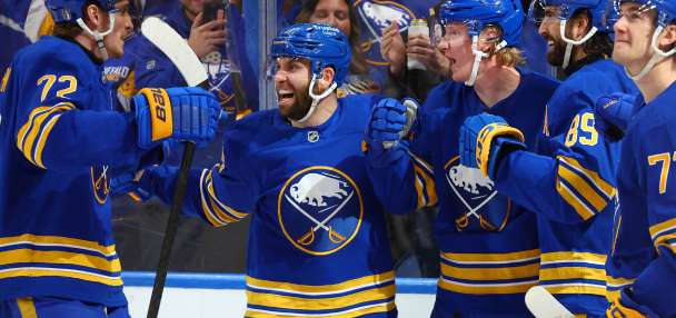 Bruins' Lindholm scores tying goal to force overtime in Boston's first-round series against Buffalo