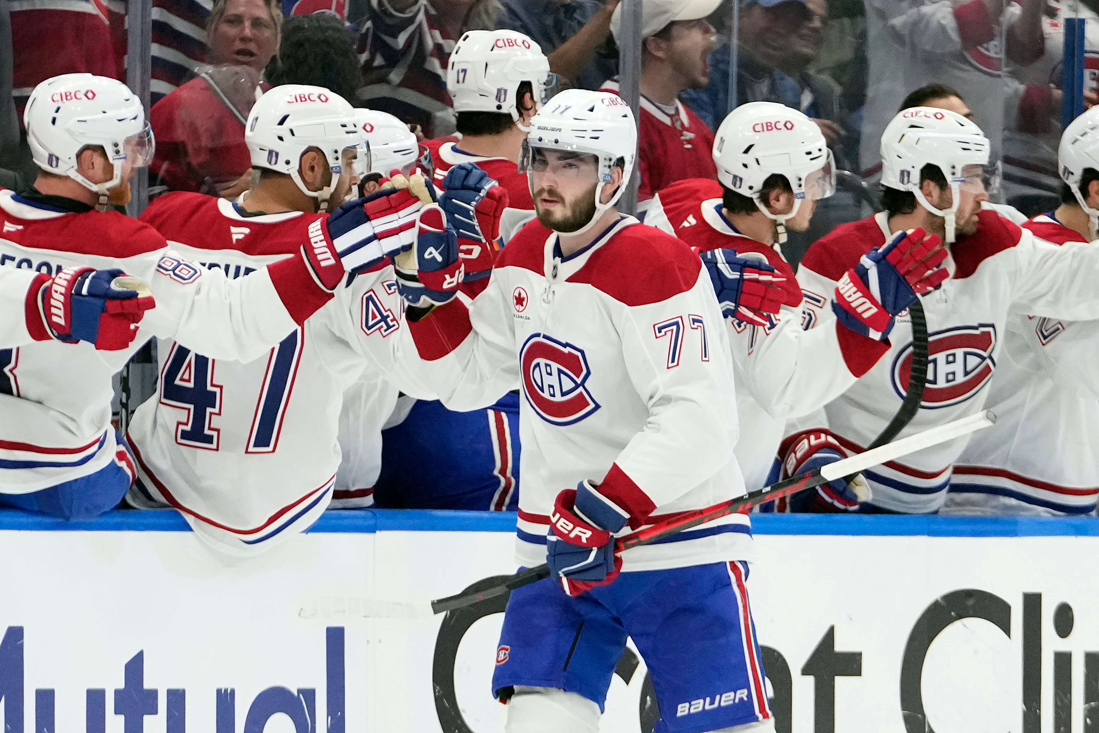Texier breaks 3rd-period tie, Canadiens beat Lightning 3-2 in Game 5 to take series lead