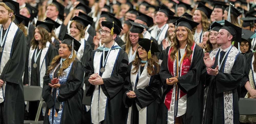 'Stanford's cool, but it's not Utah State,' NFL veteran Bobby Wagner tells USU graduates