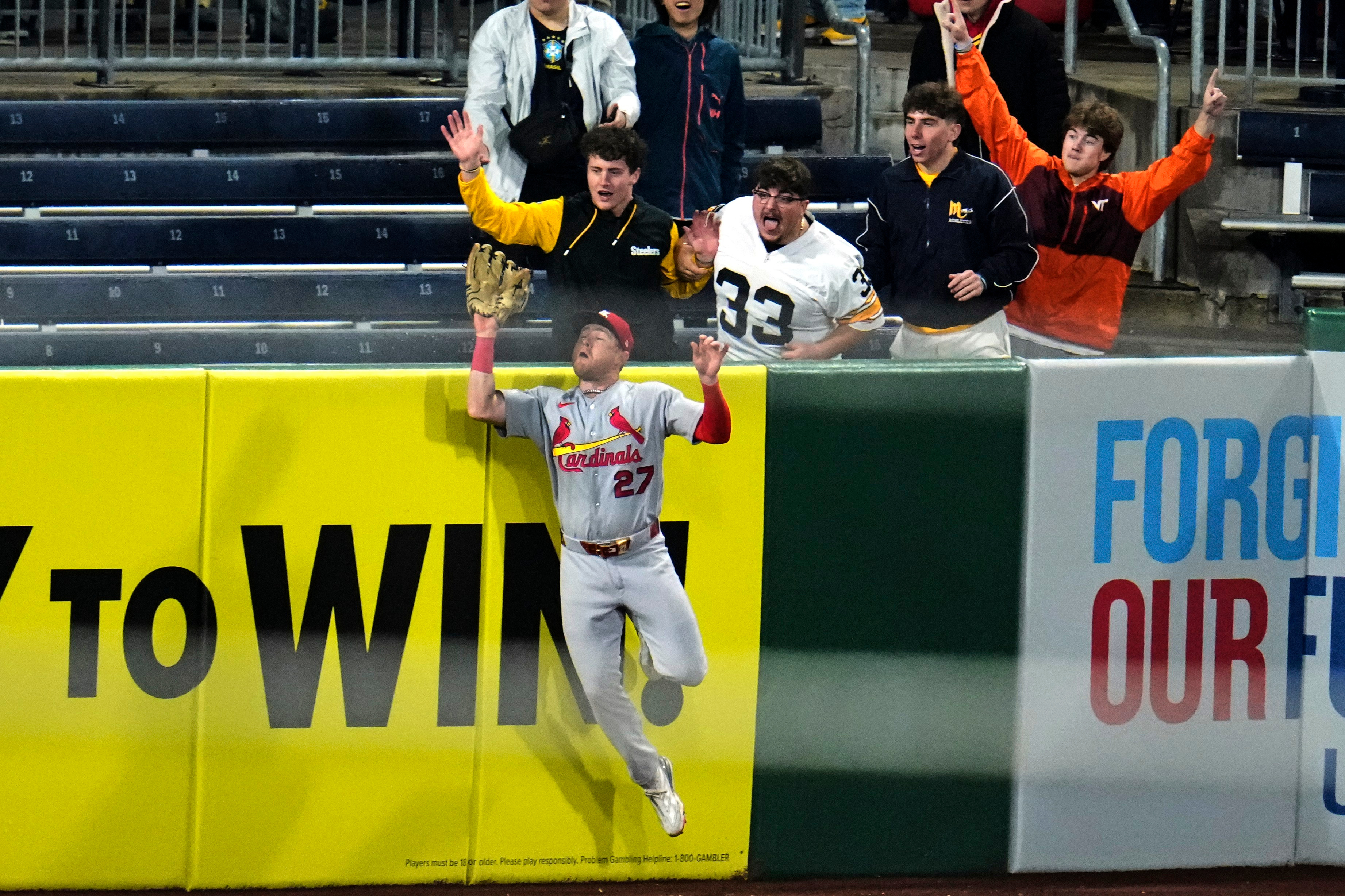 Nathan Church steals another homer, this time giving the Cardinals a win over the Pirates