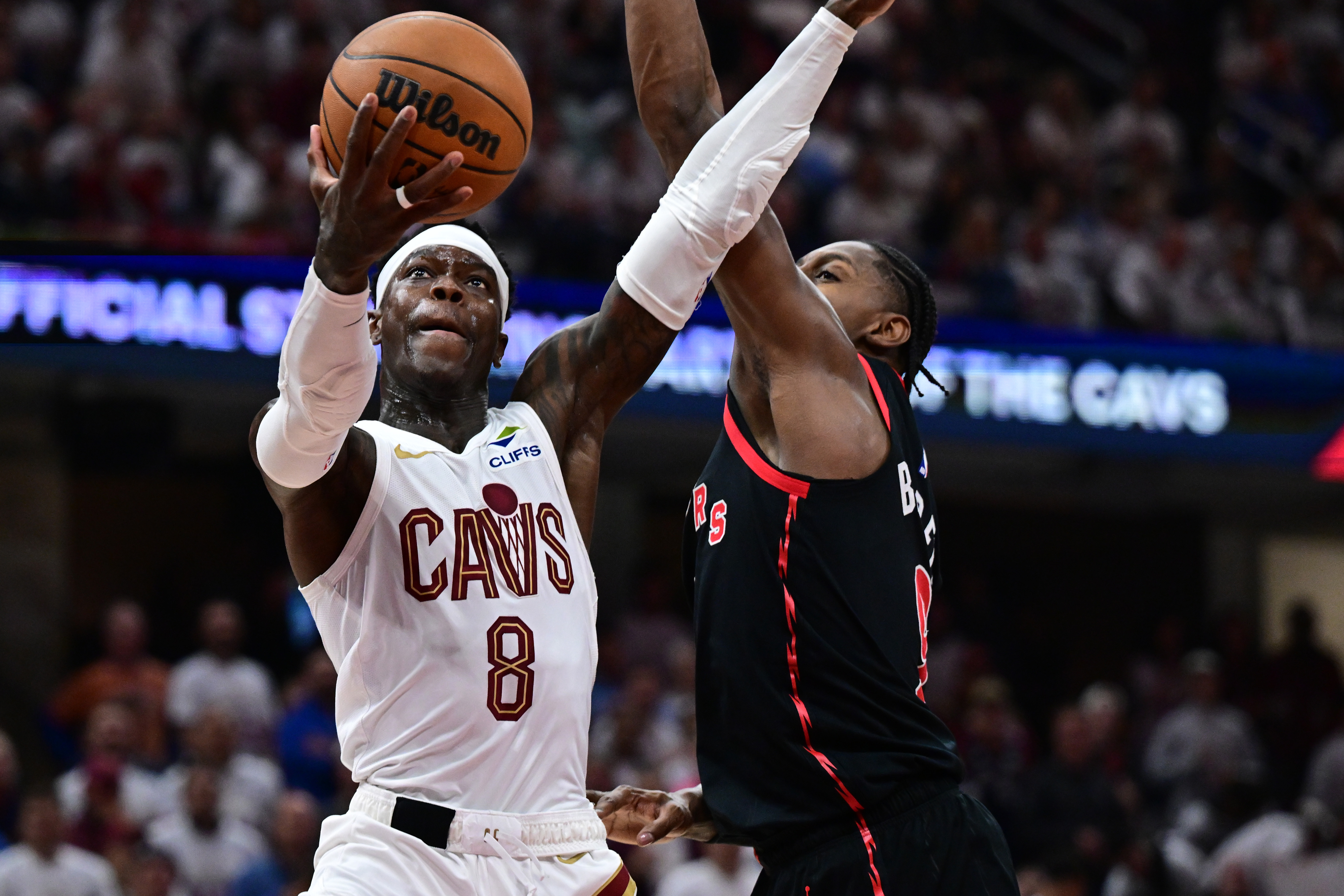 Schroder's halftime speech, 11 points in 4th quarter spark Cavaliers to victory over Raptors