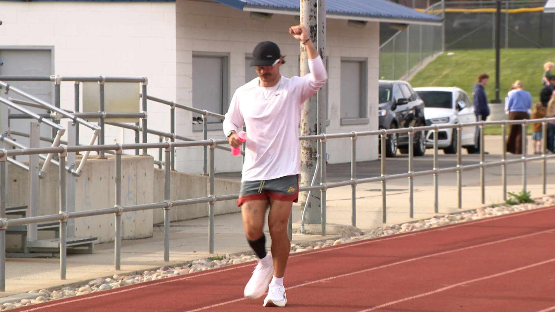 Ultra runner half-way to 1,000 miles around Layton High's track | KSL.com