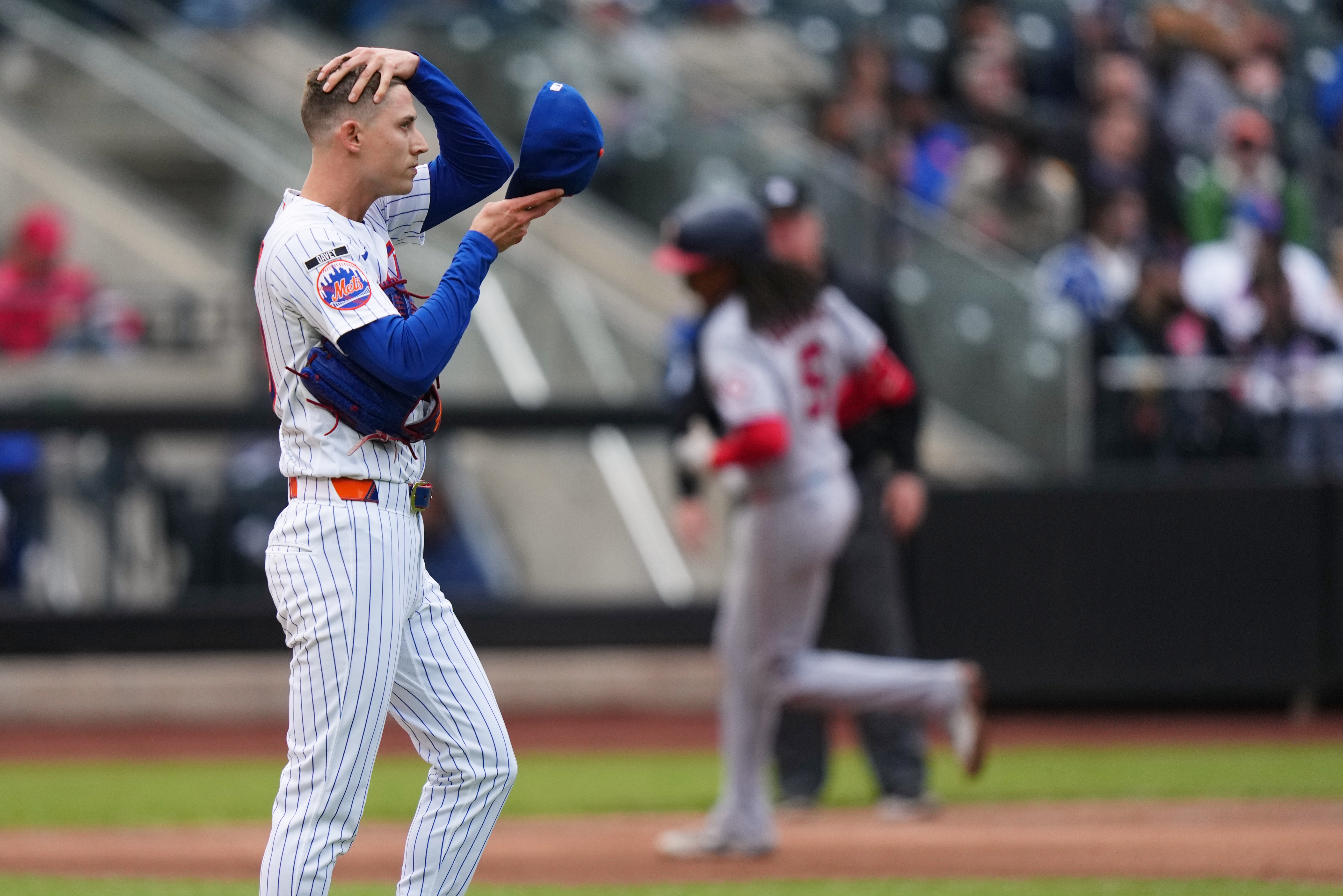 Weaver says losing is weighing on Mets, who find season suffocating after 17th loss in 20 games
