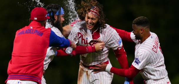 Schwarber delivers as Phillies rally again to beat Giants 6-5 in 10 innings for doubleheader sweep