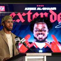 Texans sign Pro Bowl LB Azeez Al-Shaair to 3-year extension that'll keep him in Houston through 2029