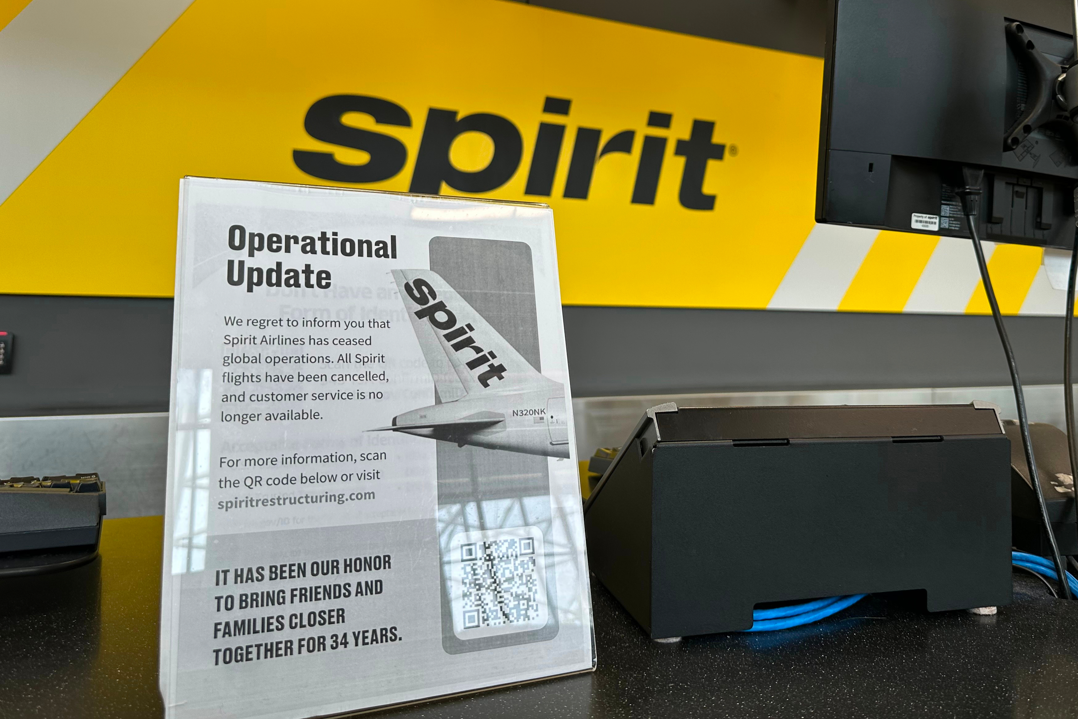 Spirit Airlines shuts down as company says it can't keep up with higher oil prices