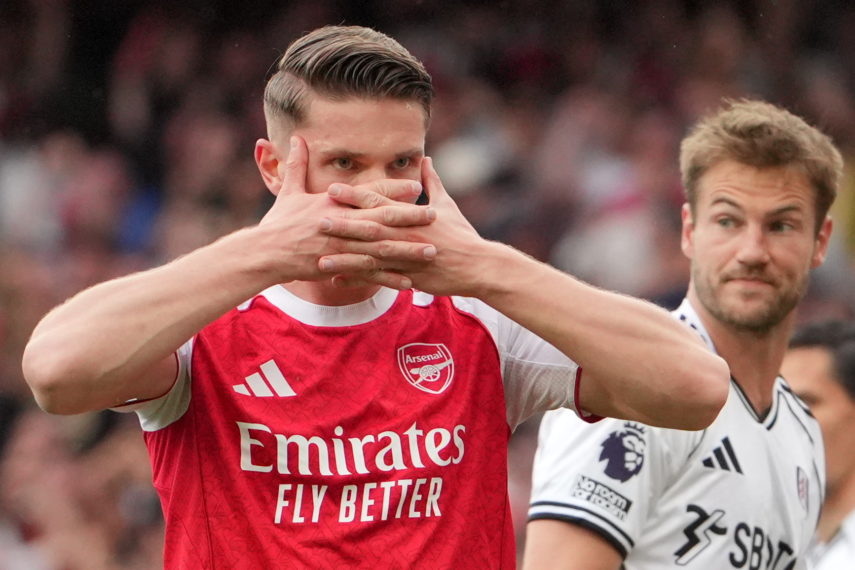 Arsenal opens up 6-point lead in Premier League title race to pile pressure on Man City
