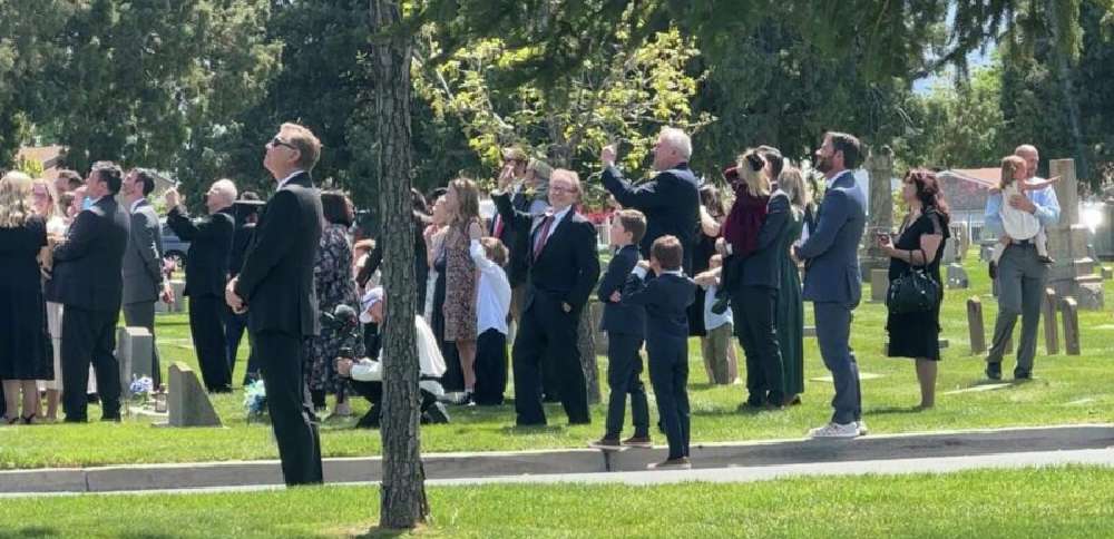 Alan Osmond remembered with music, fireworks and surprise at funeral services