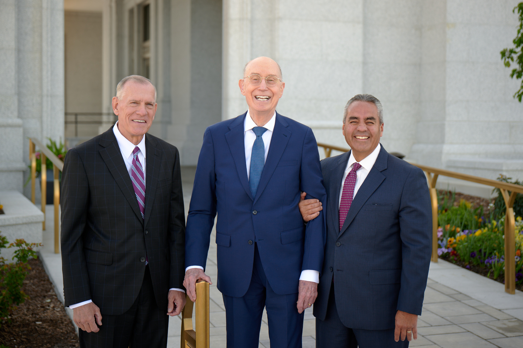 President Henry B. Eyring dedicates Lindon Utah Temple