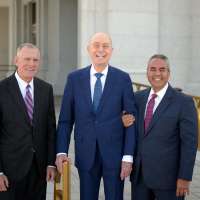 President Henry B. Eyring dedicates Lindon Utah Temple