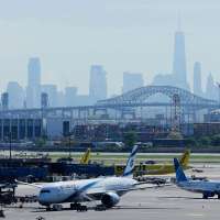 United passenger accused of attacking attendant, trying to access cockpit as plane landed