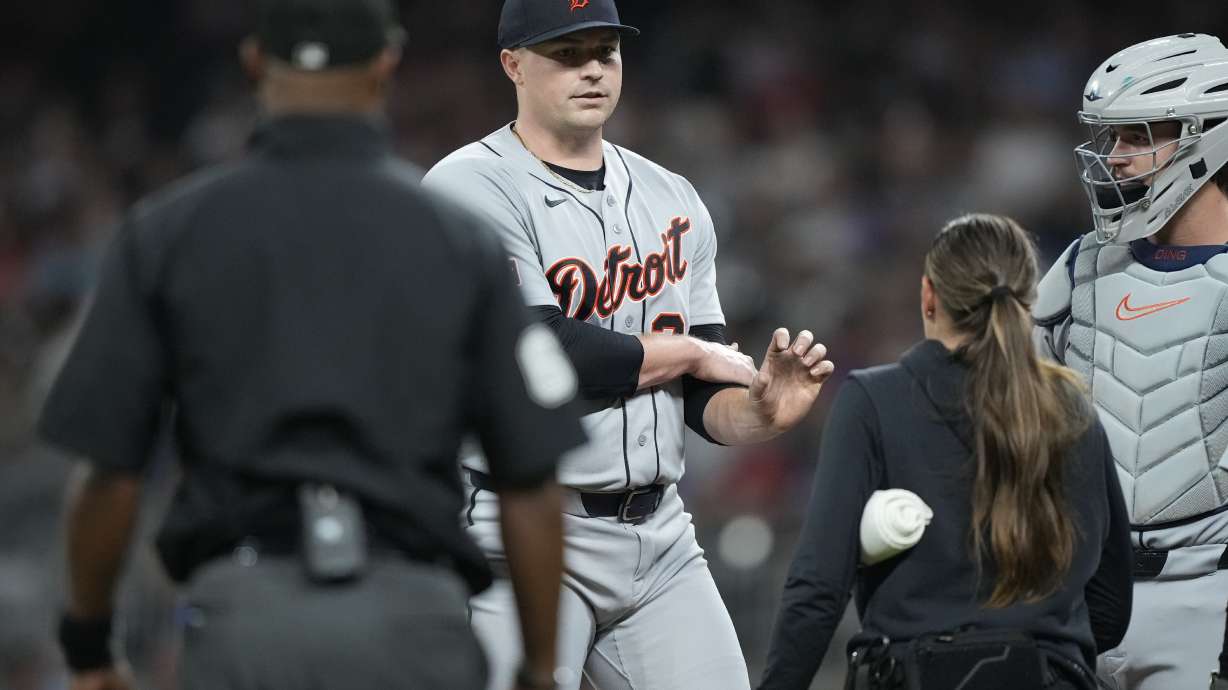 Detroit Tigers pitcher Tarik Skubal (29) rubs his arm during the seventh inning of a baseball game against the Atlanta Braves Wednesday, Apr. 29, 2026, in Atlanta.