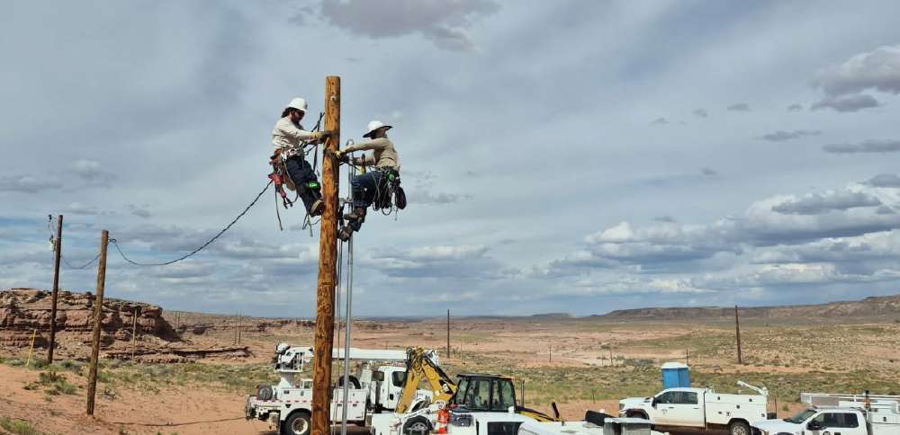 Murray power crew aids in electrifying homes on Navajo Nation