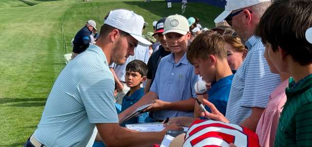 Patriots QB Drake Maye stands behind coach Mike Vrabel, calling him 'a great human being'