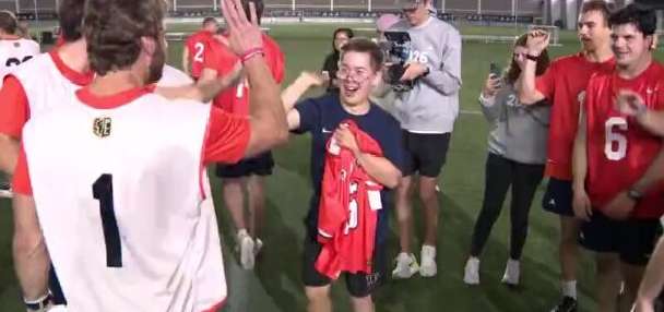 Viral lacrosse moment leads to honorary lacrosse contract