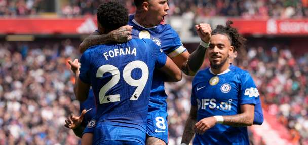 Boos at Liverpool as defending Premier League champ drops more points