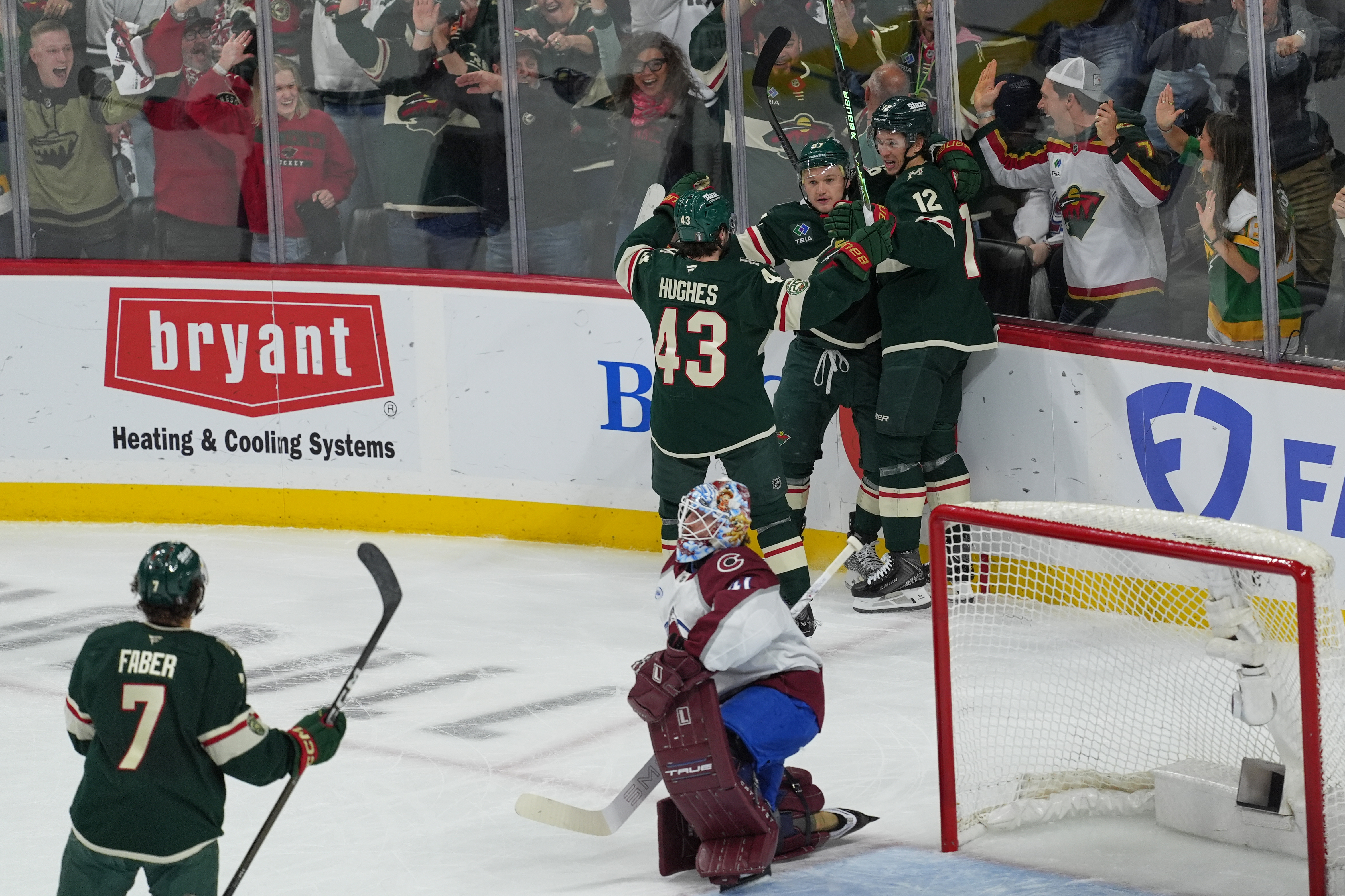 Avs make their first goalie change by pulling Wedgewood for Blackwood during Game 3 in loss to Wild