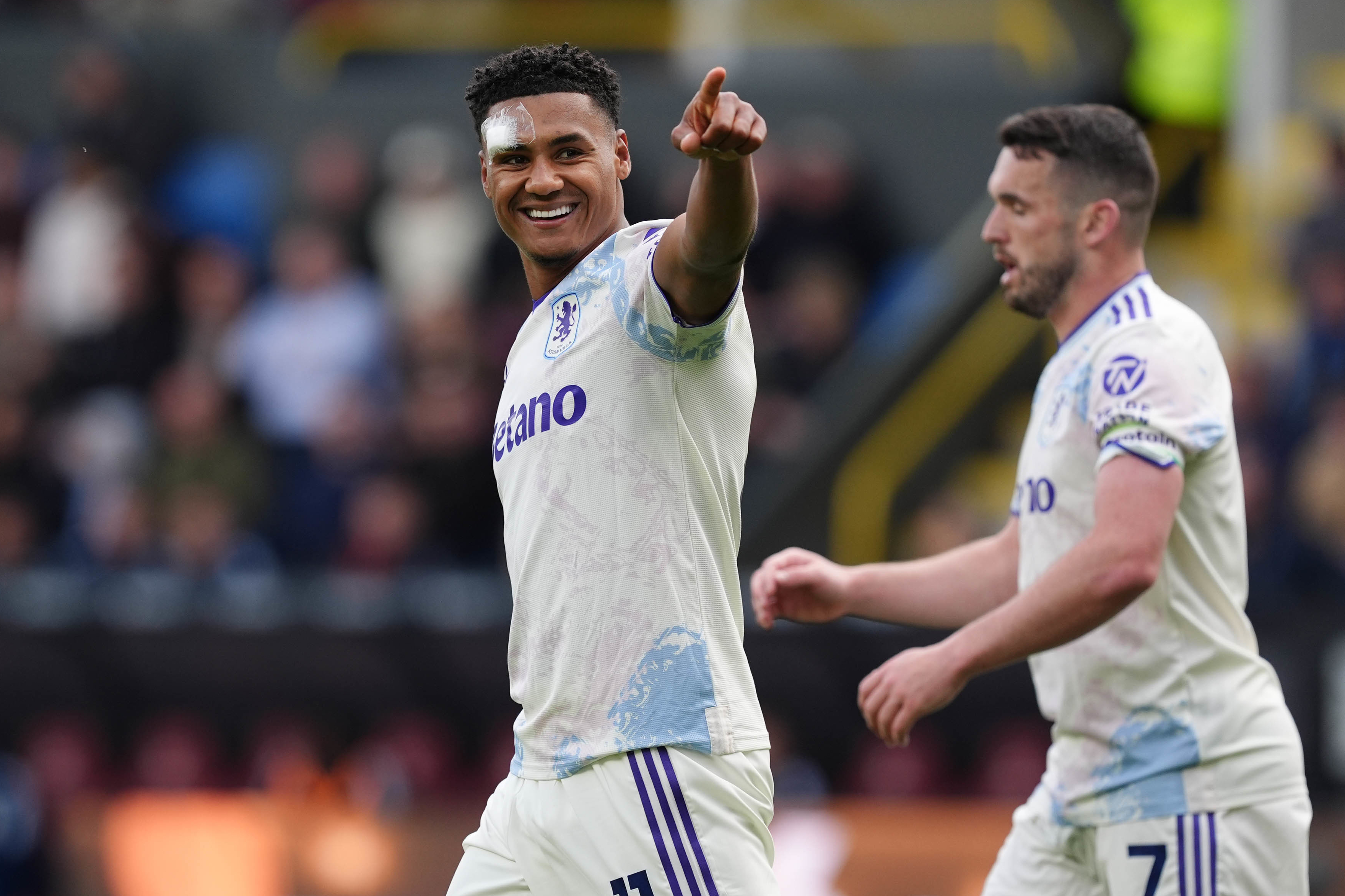 Premier League: Villa only draws to hold up Champions League qualification bid. Forest almost safe