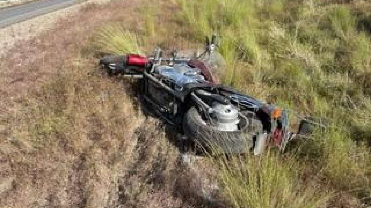 Motorcyclist hospitalized in Kaysville crash