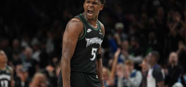Anthony Edwards awes Timberwolves with his performance despite recent trouble with both knees