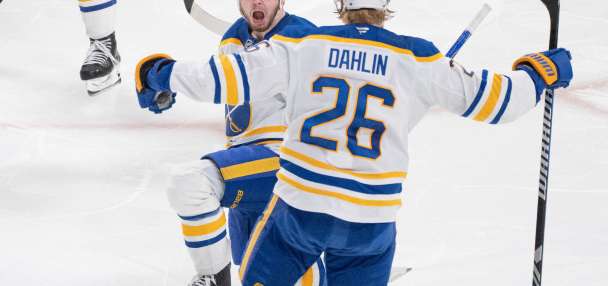 Benson breaks tie on birthday, Sabres beat Canadiens 3-2 in Game 4 to even series