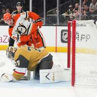 Dorofeyev scores in OT to give Golden Knights 3-2 win over Ducks and 3-2 series lead