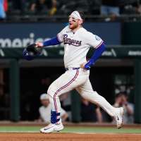 No closing this game as Rangers beat Dbacks after frantic 9th inning and Jansen's walk-off hit