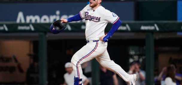 No closing this game as Rangers beat Dbacks after frantic 9th inning and Jansen's walk-off hit