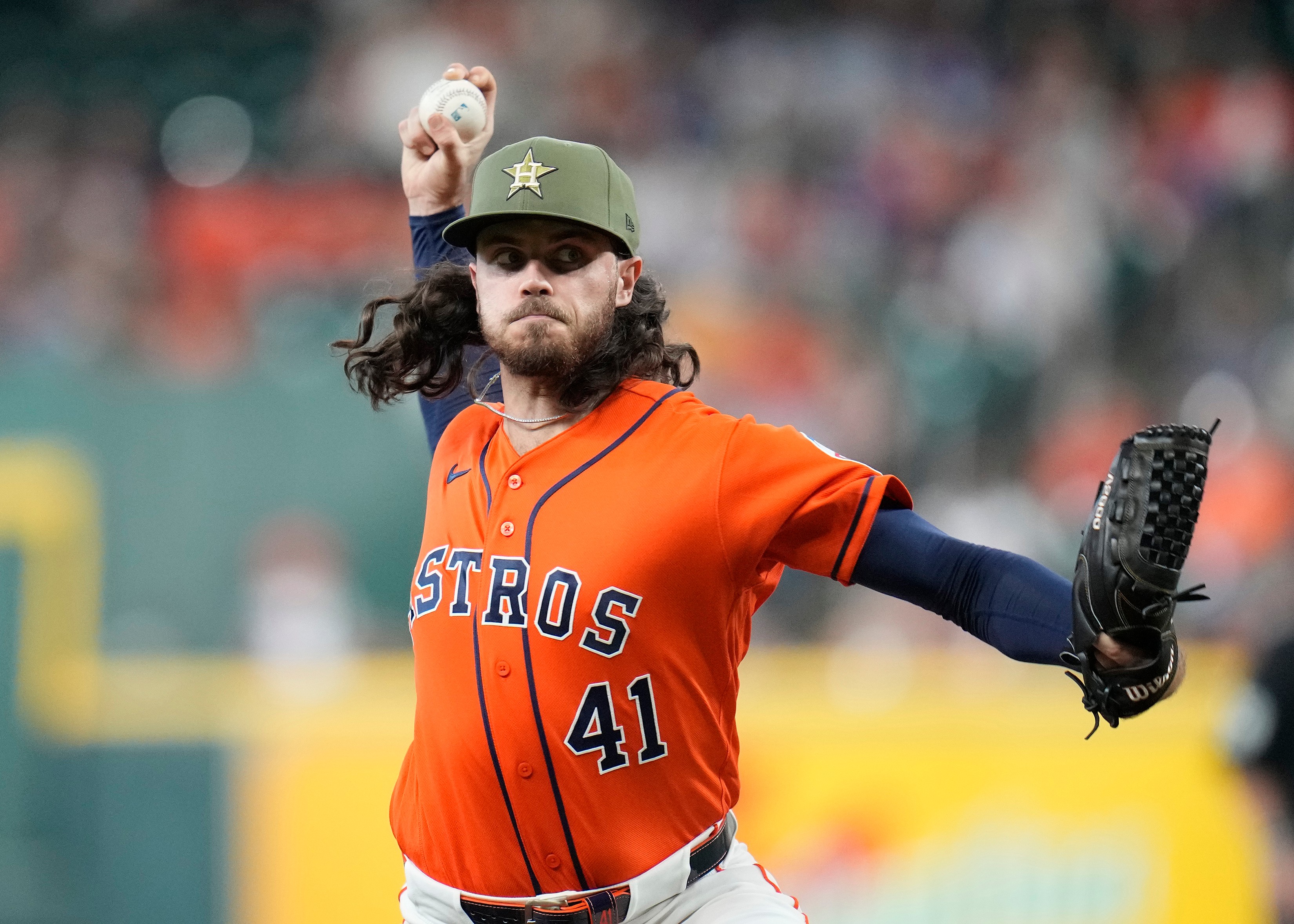 Astros' Spencer Arrighetti has a no-hit bid broken up with 1 out in the 8th vs. Rangers