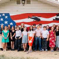 Sevier middle school students honor veterans through America 250 mural