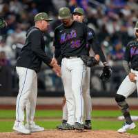 Mets pitcher Clay Holmes sidelined indefinitely with broken leg after getting hit by line drive
