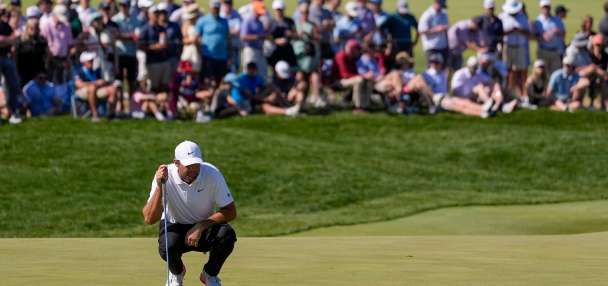Scheffler's putter goes cold, forcing big comeback for shot at 2nd straight PGA Championship