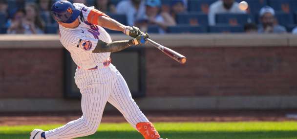 Taylor's 3-run homer in 9th and Benge's bouncer in 10th rally Mets past Yankees 7-6 to take 2 of 3