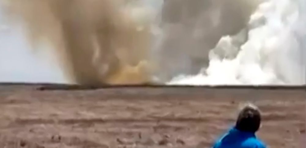 4 crew members eject safely after 2 Navy jets collide during air show in Idaho