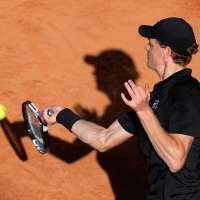 Jannik Sinner enters the French Open on a 29-match win streak, chasing a career Grand Slam