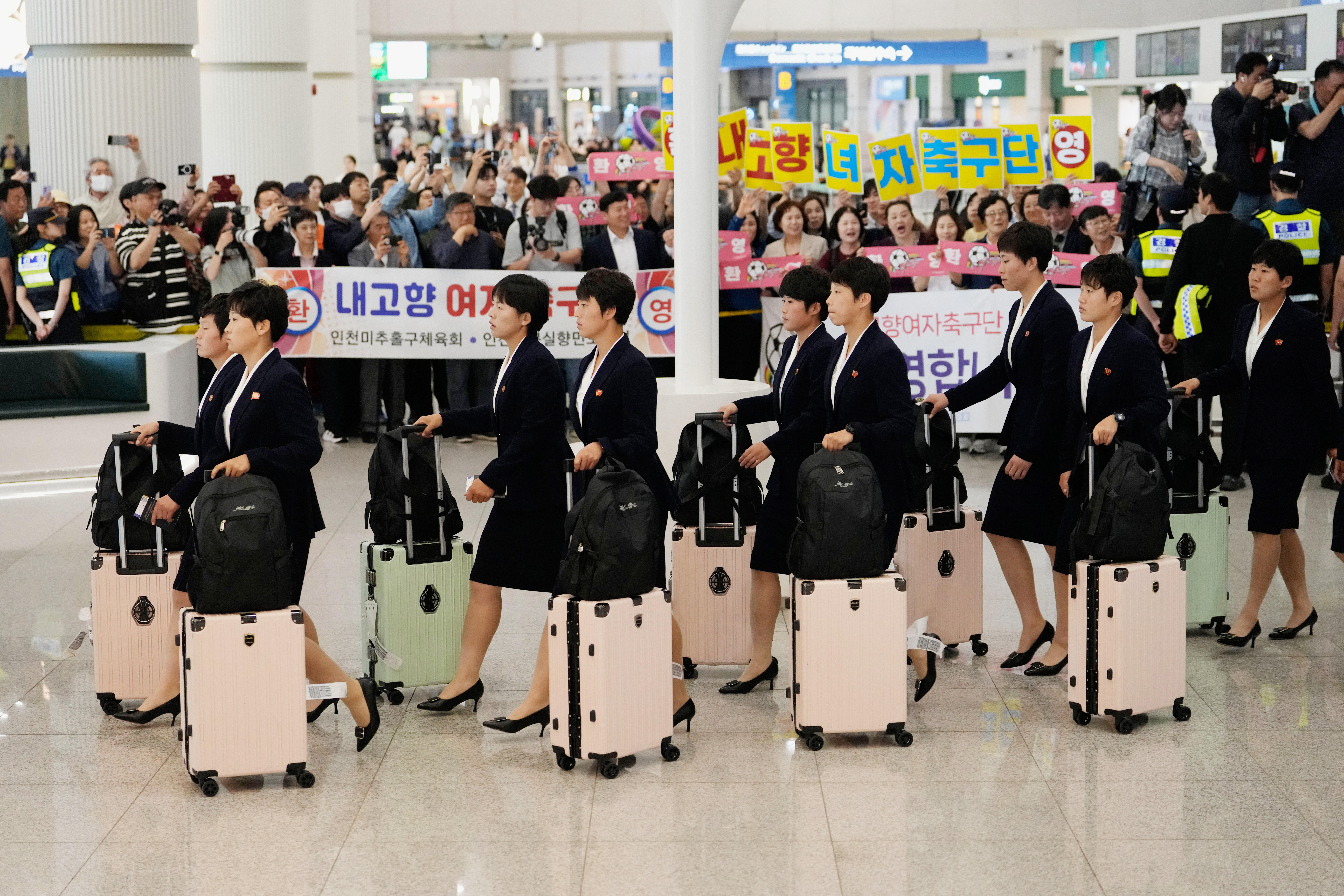 North Korean women's soccer team arrives in South Korea for regional tournament